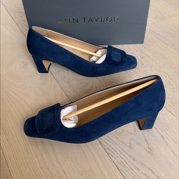 Ann Taylor Suede Buckle Pump Deep Sea Blue Heels Shoes Size 8 - Picture 4 of 10